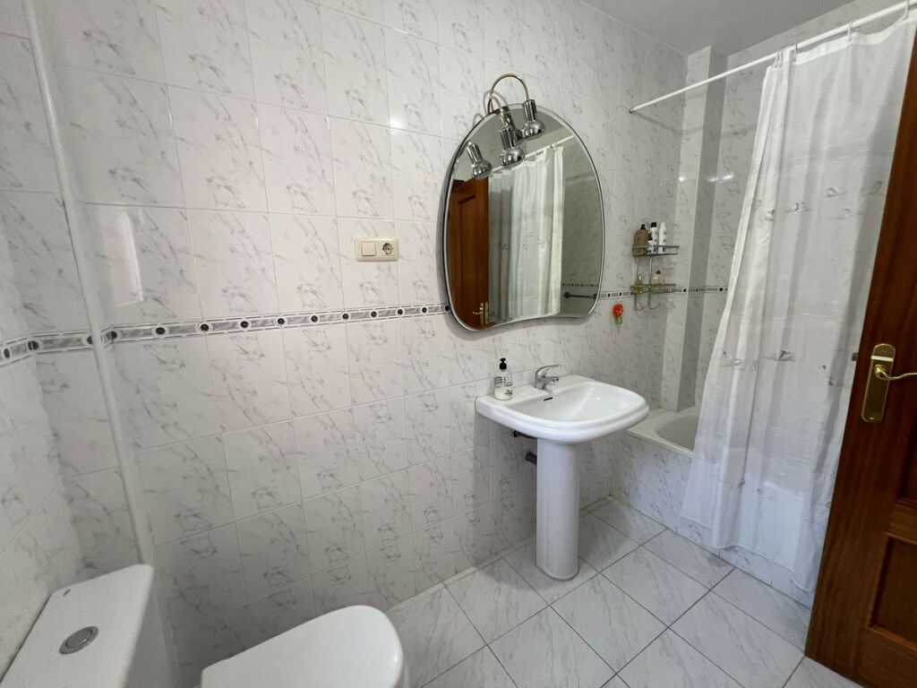 Semi-Detached House Alhaurín de la Torre Málaga - image 12