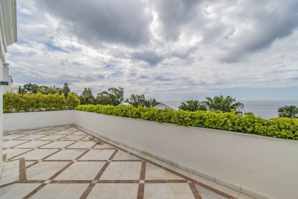 Penthouse Estepona Málaga - image 11