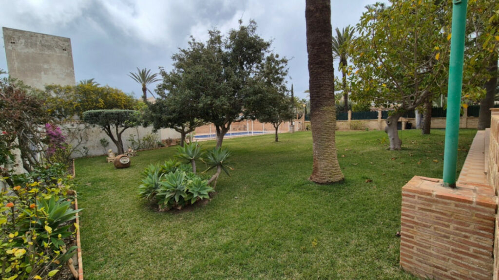 Detached Villa Orihuela Alicante - image 11
