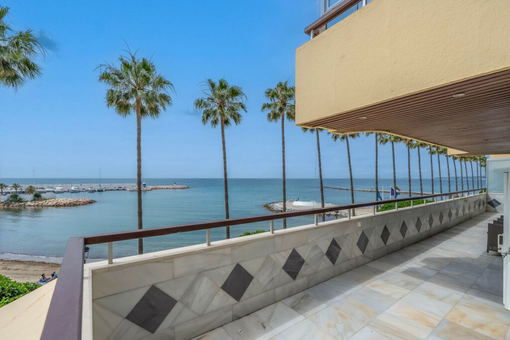 Middle Floor Apartment Marbella Málaga - image 11