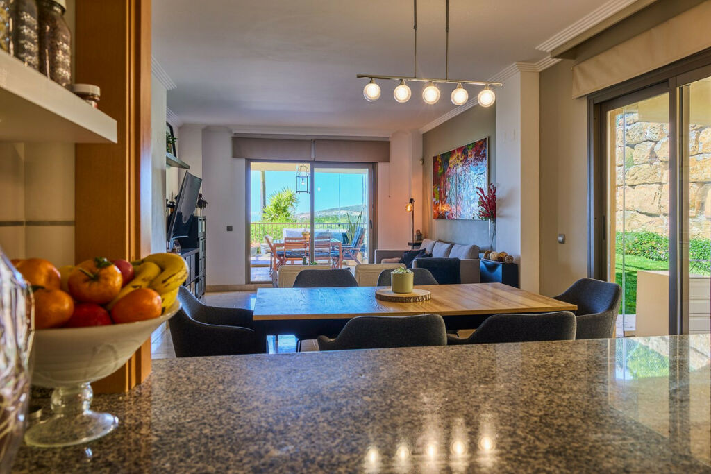 Ground Floor Apartment Benahavís Málaga - image 11
