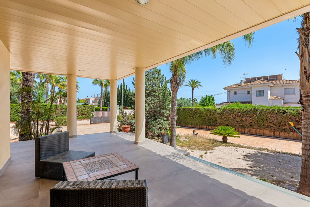 Detached Villa Elche Alicante - image 11