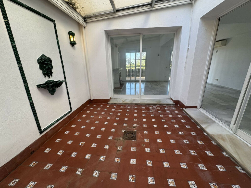 Townhouse Estepona Málaga - image 11