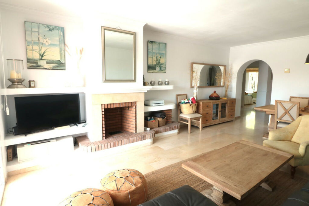 Top Floor Apartment New Golden Mile Málaga - image 11