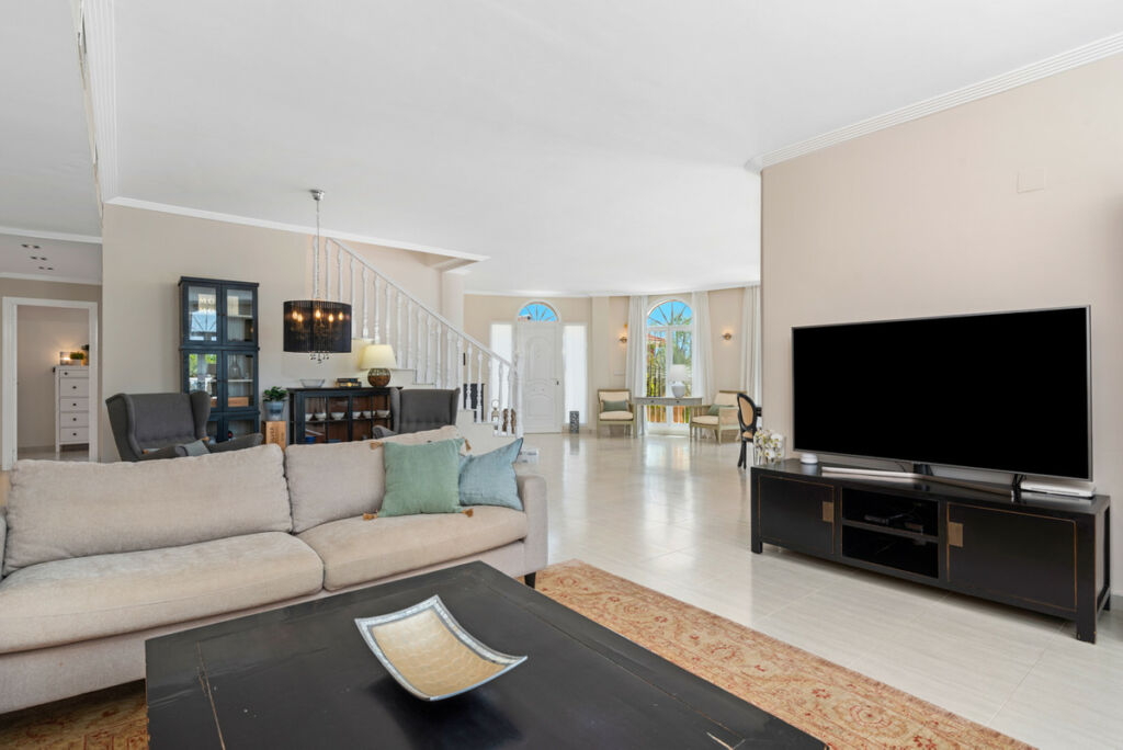 Detached Villa Ciudad Quesada Alicante - image 11