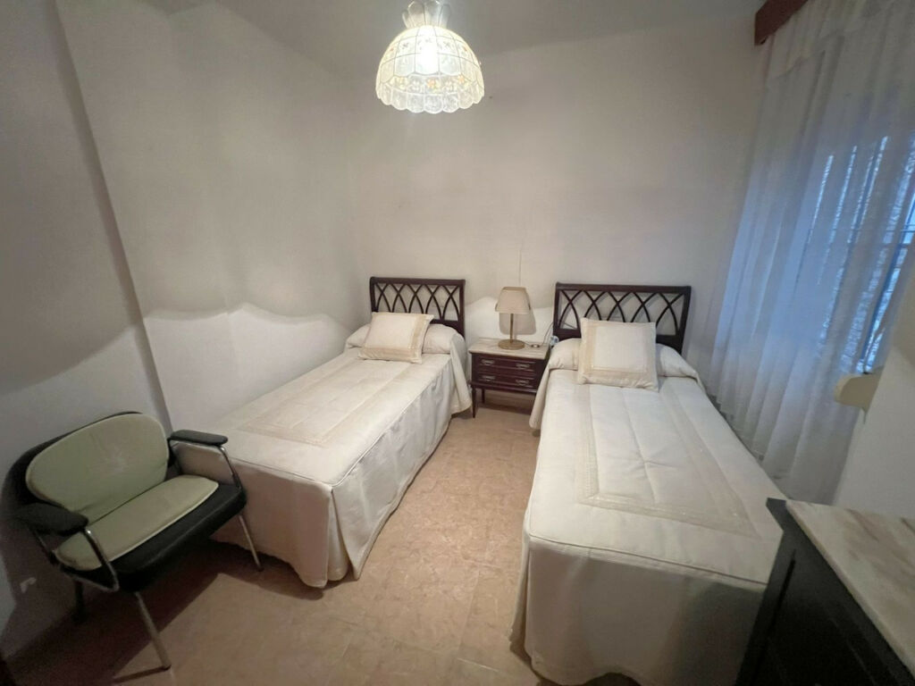 Middle Floor Apartment Fuengirola Málaga - image 11