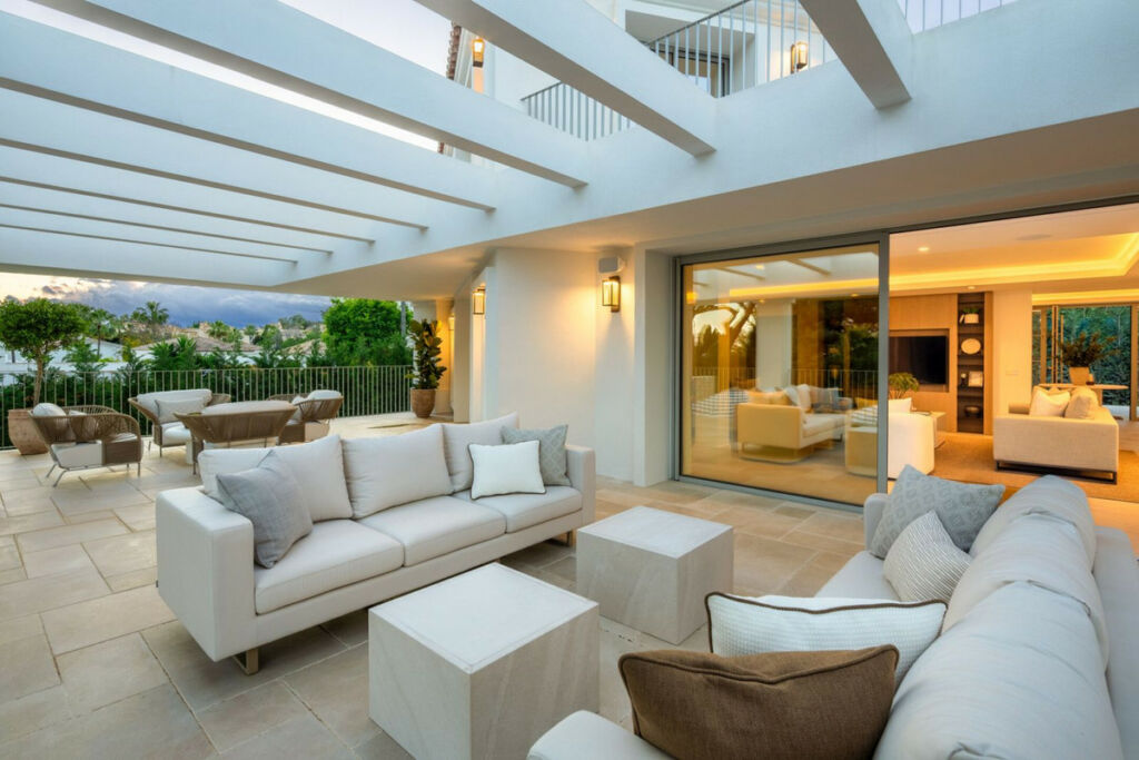 Detached Villa Nagüeles Málaga - image 11
