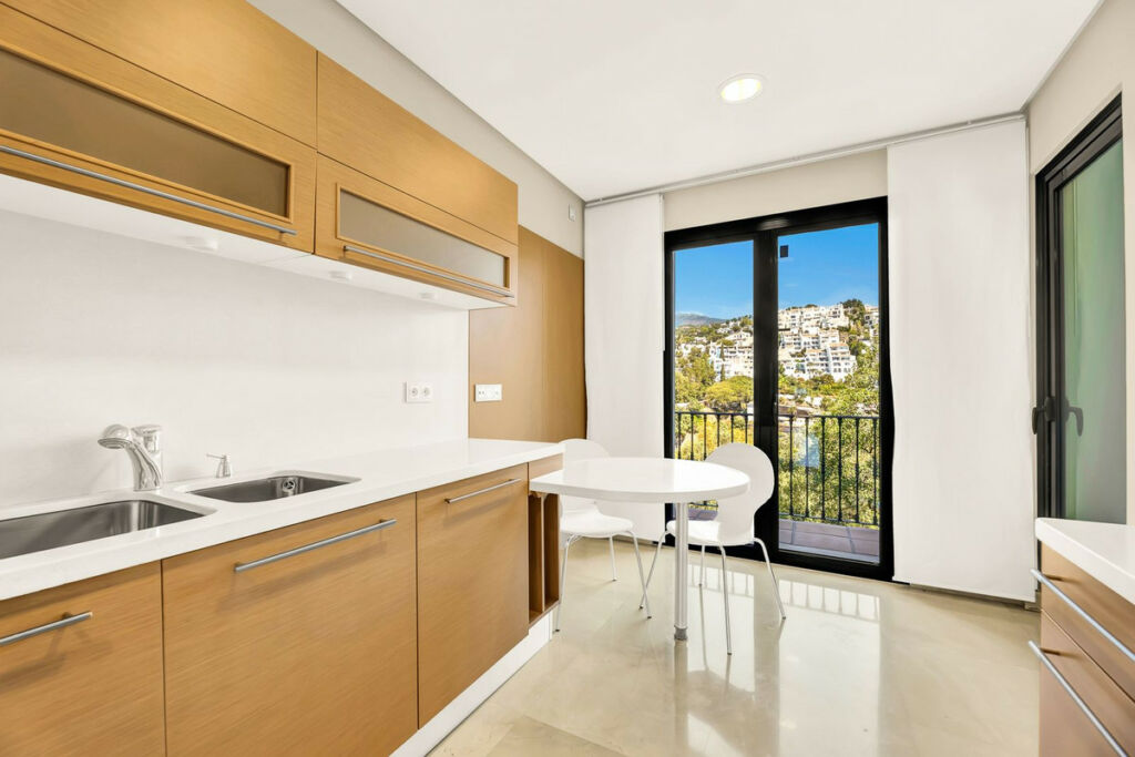 Ground Floor Apartment La Quinta Málaga - image 11