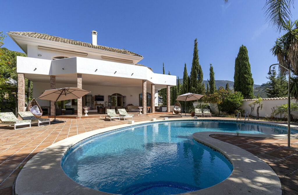 Detached Villa Benahavís Málaga - image 11