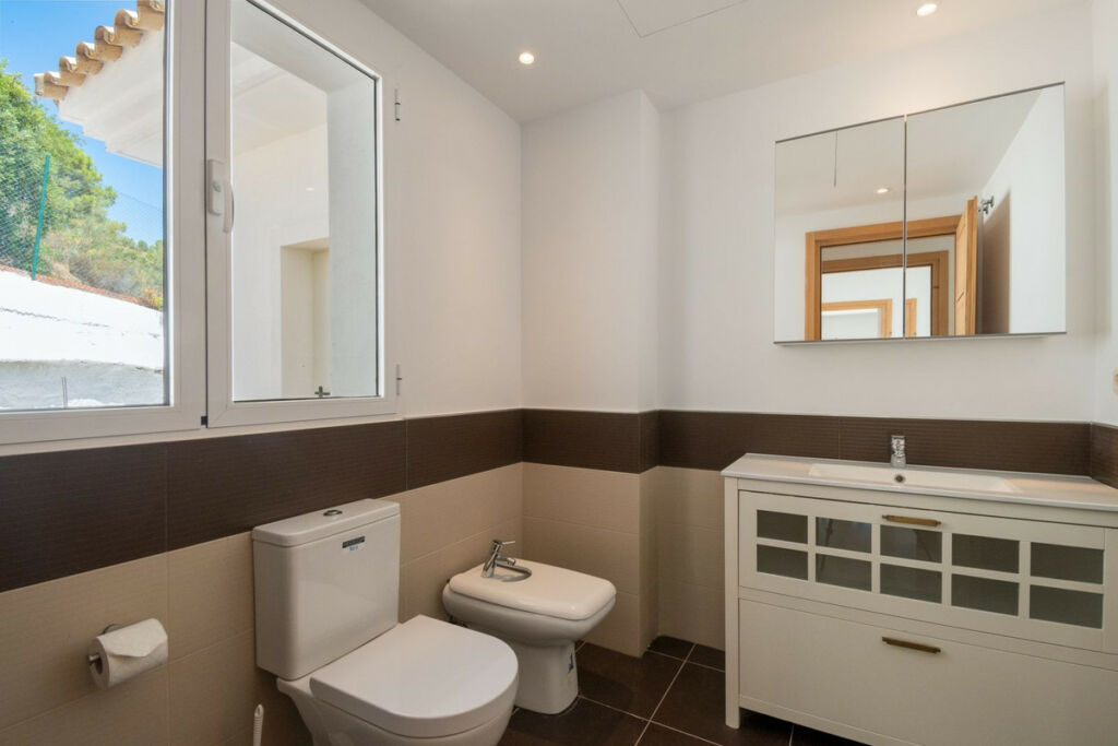 Detached Villa Benahavís Málaga - image 11