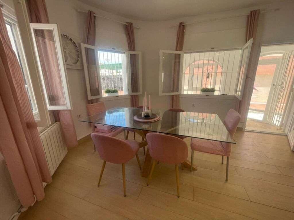 Detached Villa Playa Flamenca Alicante - image 11