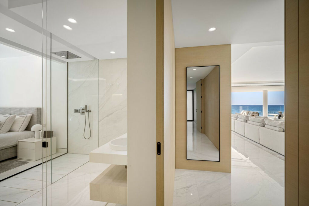 Middle Floor Apartment Estepona Málaga - image 11