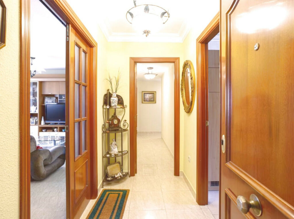 Middle Floor Apartment Fuengirola Málaga - image 11