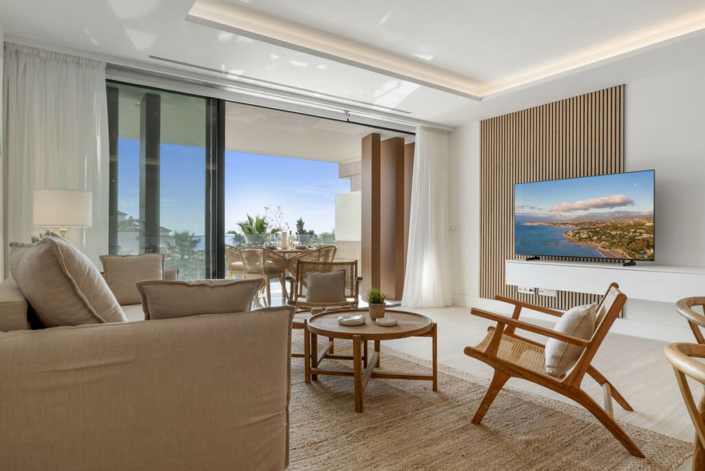 Middle Floor Apartment Estepona Málaga - image 11