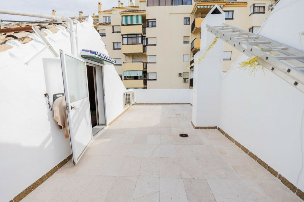 Townhouse Fuengirola Málaga - image 12