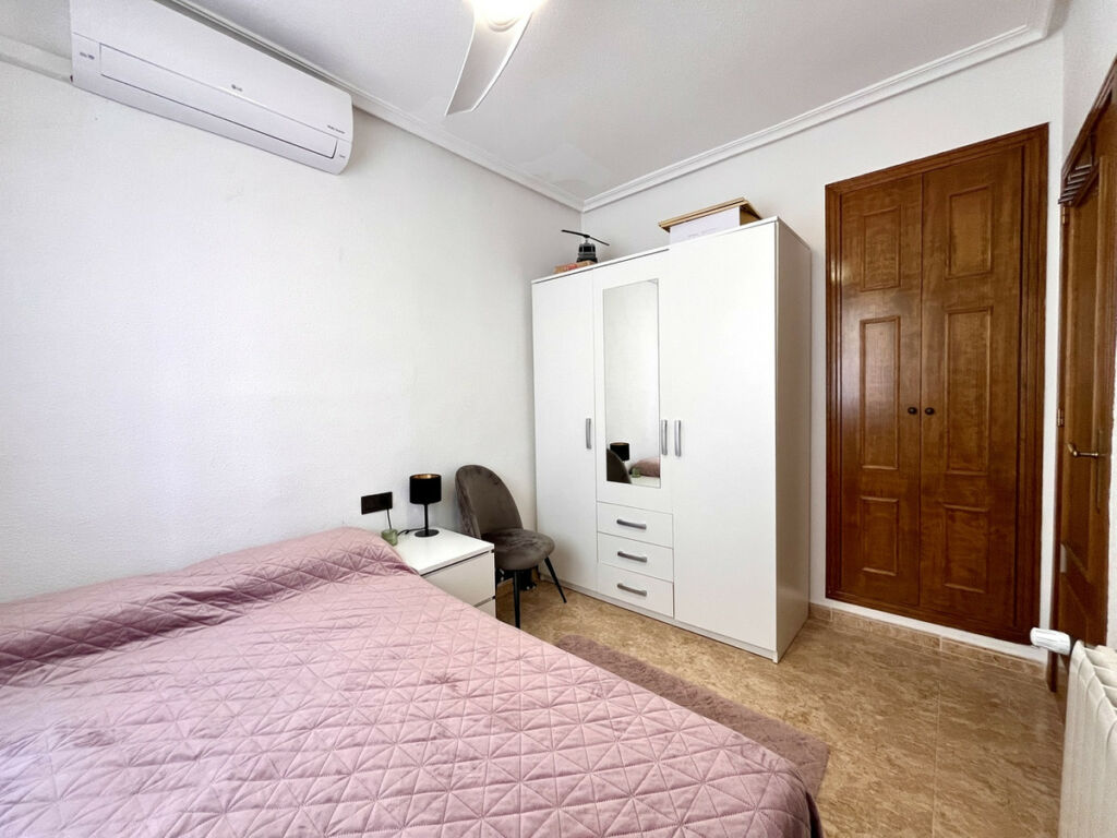 Townhouse Villamartin Alicante - image 12
