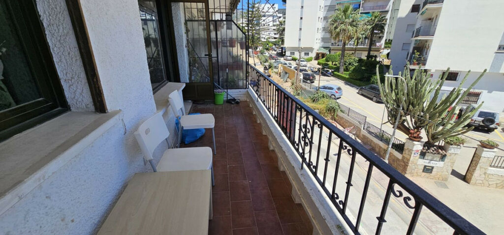 Middle Floor Apartment Benalmadena Málaga - image 2