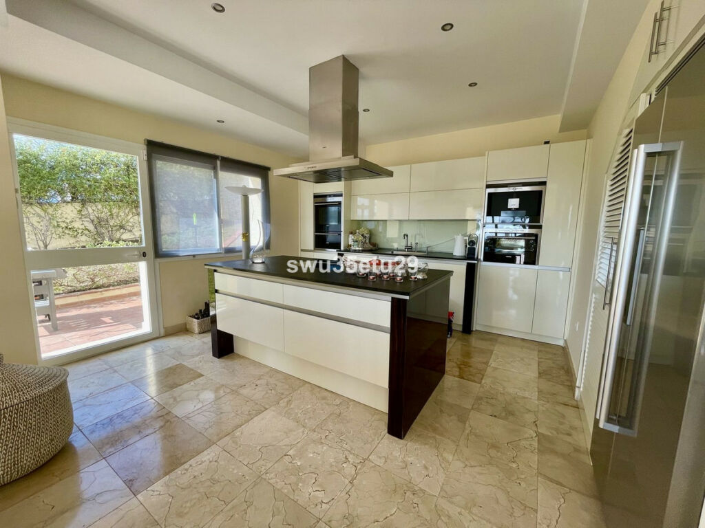 Detached Villa Istán Málaga - image 12
