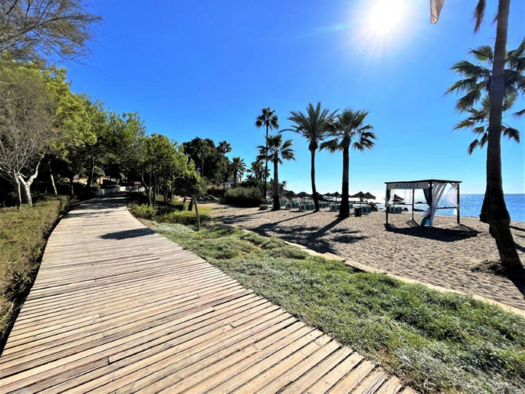 Townhouse Casares Playa Málaga - image 12