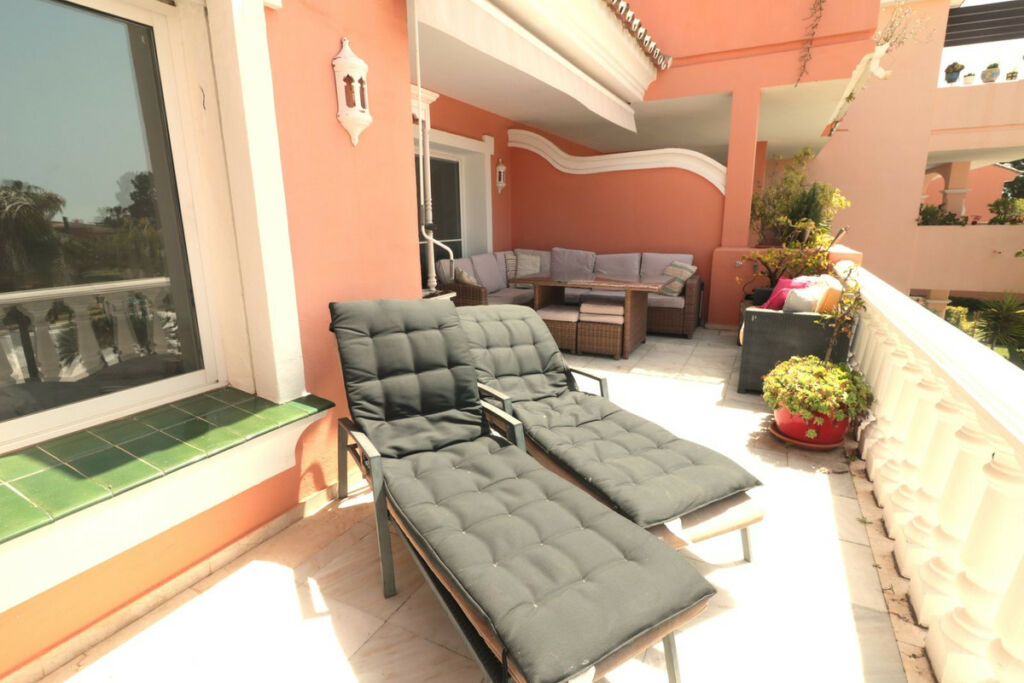 Top Floor Apartment New Golden Mile Málaga - image 12