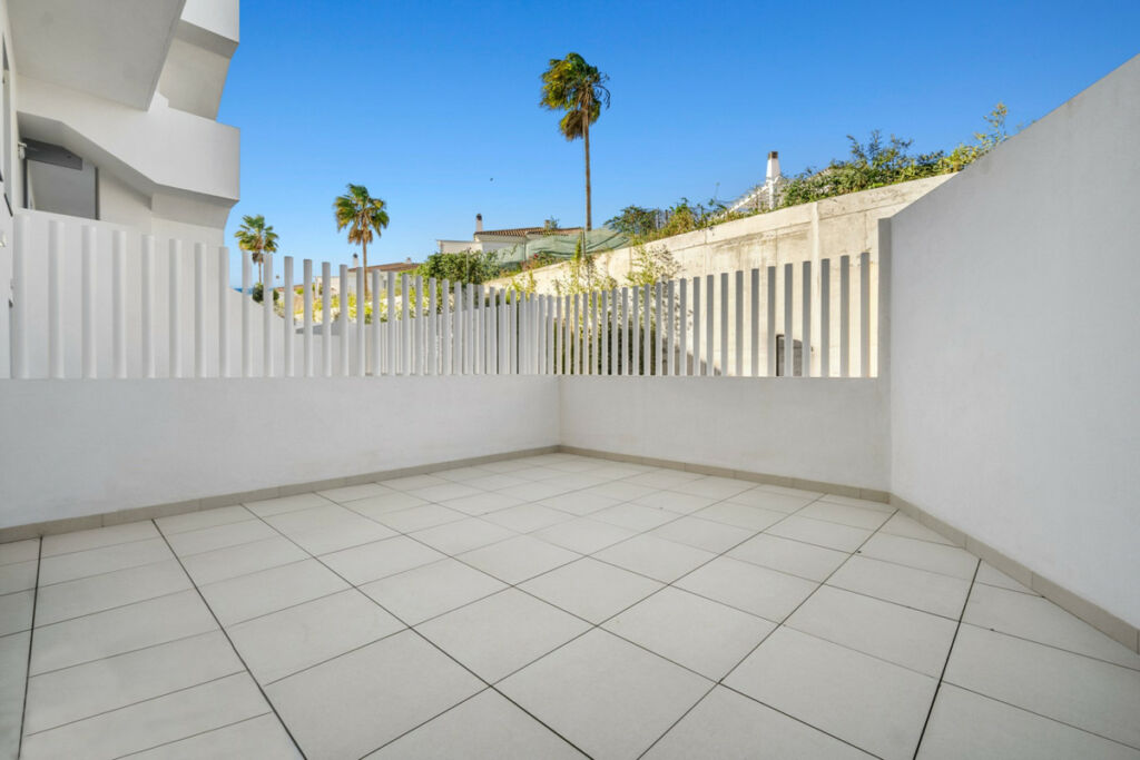 Middle Floor Apartment Calanova Golf Málaga - image 12