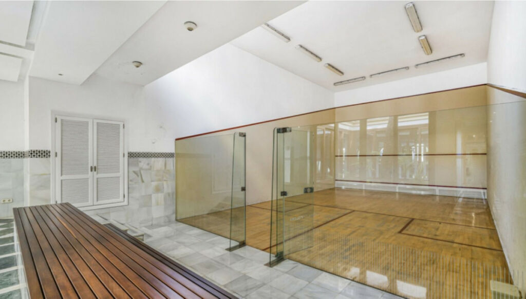 Duplex The Golden Mile Málaga - image 12