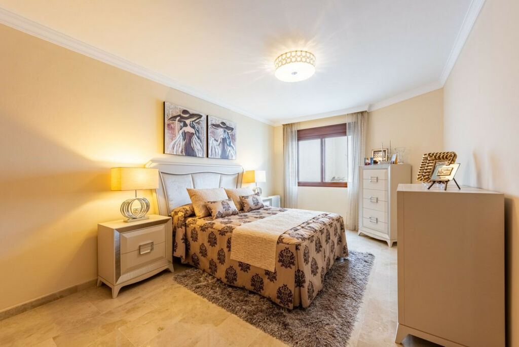 Middle Floor Apartment Benahavís Málaga - image 12