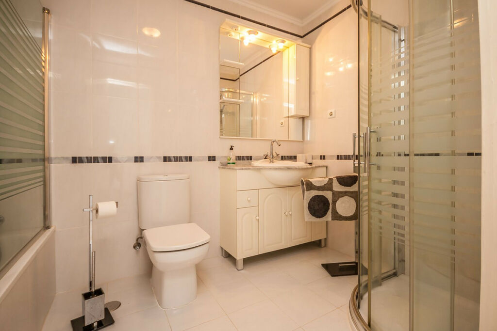 Townhouse Elviria Málaga - image 12
