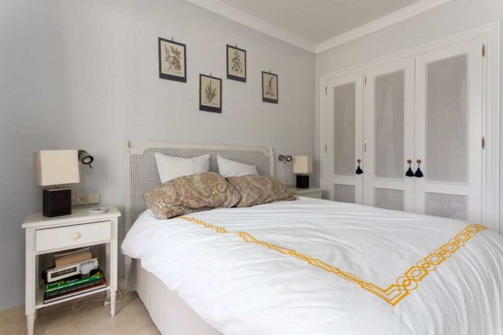 Middle Floor Apartment La Quinta Málaga - image 12