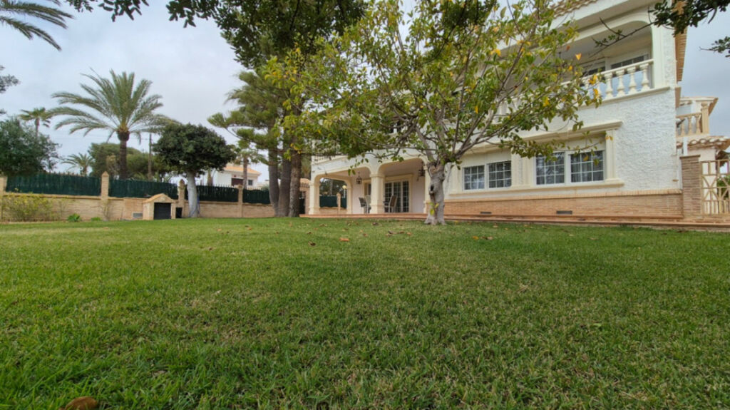 Detached Villa Orihuela Alicante - image 12