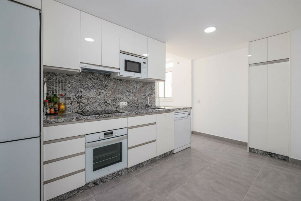 Penthouse Los Boliches Málaga - image 12