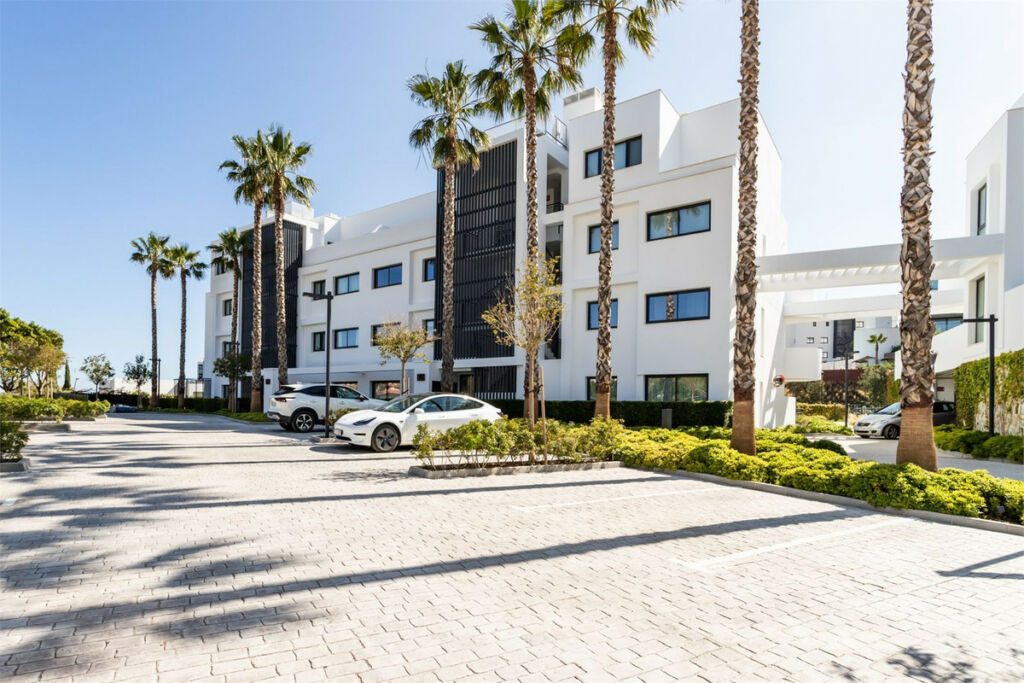 Middle Floor Apartment Higueron Málaga - image 12