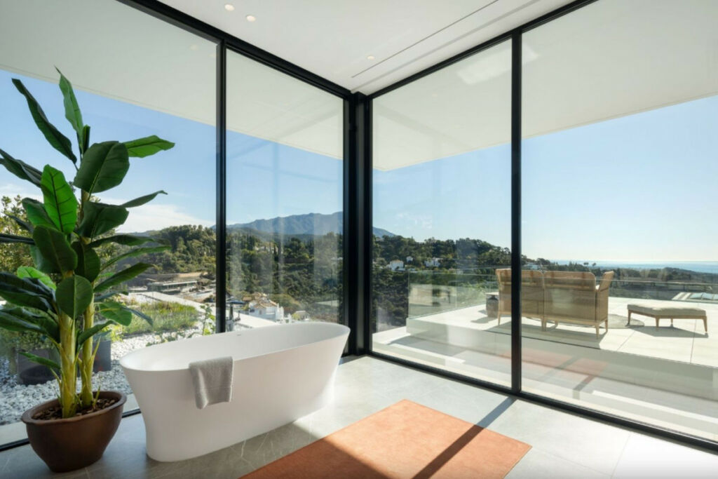 Detached Villa Benahavís Málaga - image 12