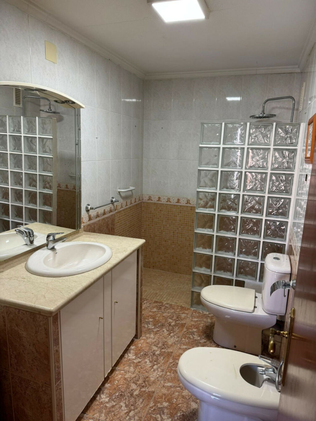 Middle Floor Apartment Torrevieja Alicante - image 10