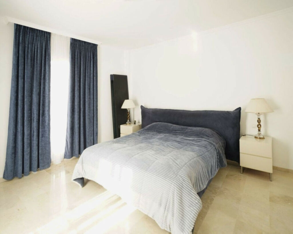Townhouse Aloha Málaga - image 12