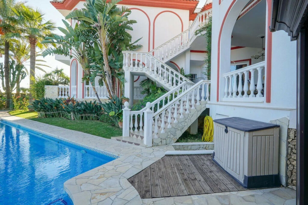 Detached Villa Las Chapas Málaga - image 12