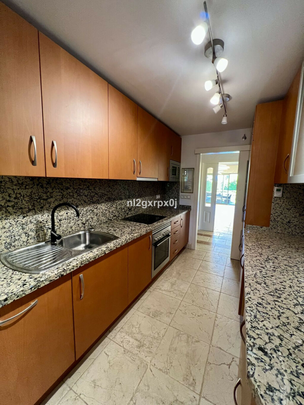 Ground Floor Apartment Benahavís Málaga - image 8