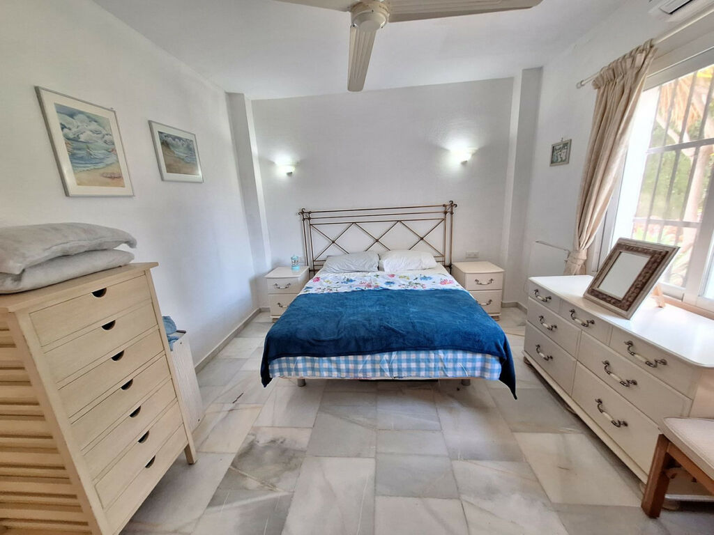 Ground Floor Apartment El Paraiso Málaga - image 12