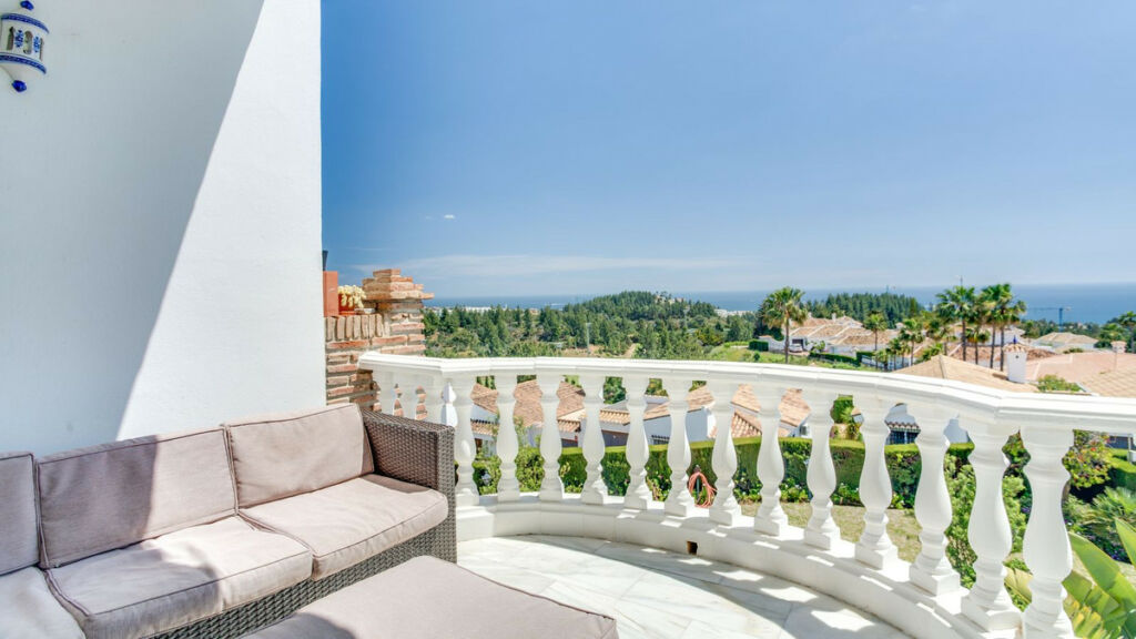 Middle Floor Apartment El Chaparral Málaga - image 12