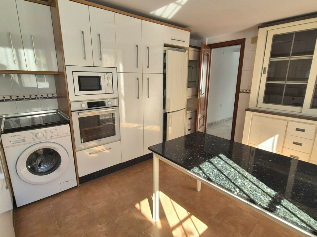 Semi-Detached House Alhaurin Golf Málaga - image 12
