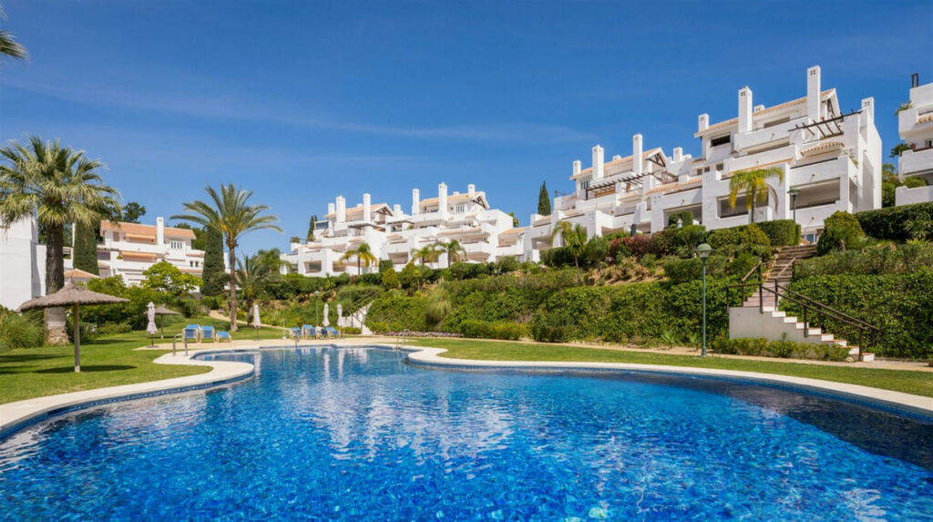 Middle Floor Apartment Los Monteros Málaga - image 12