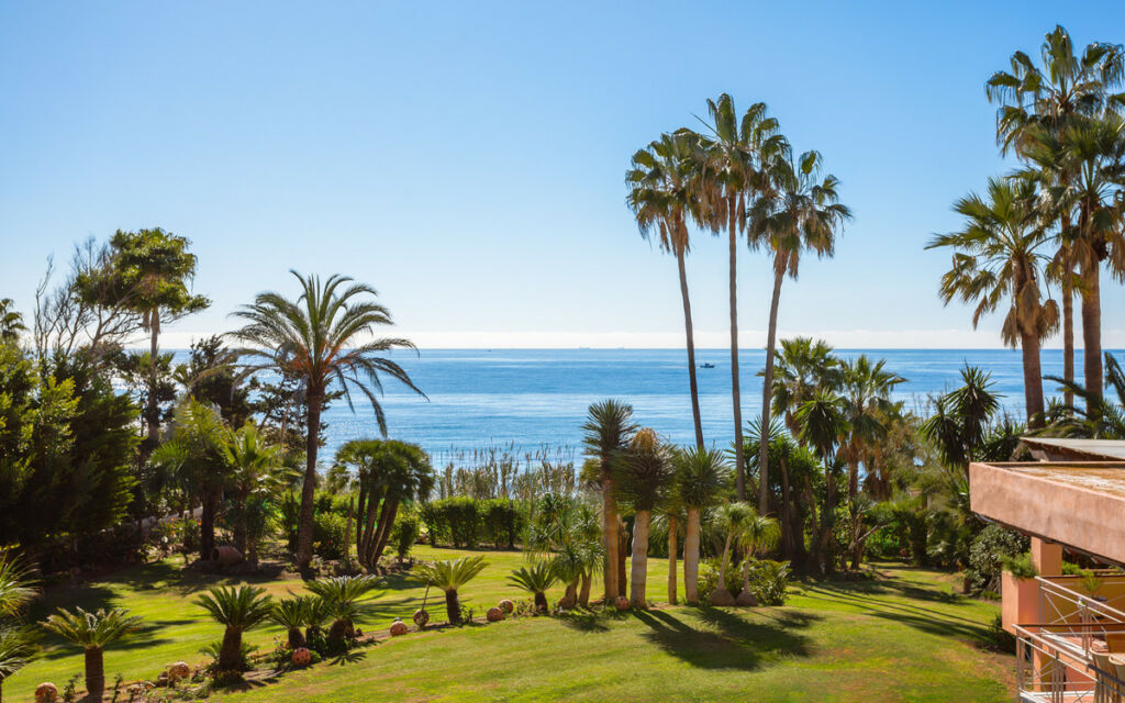 Detached Villa New Golden Mile Málaga - image 12
