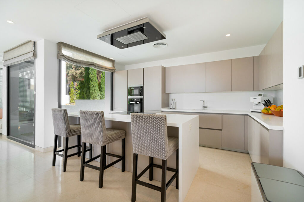 Detached Villa Benahavís Málaga - image 12