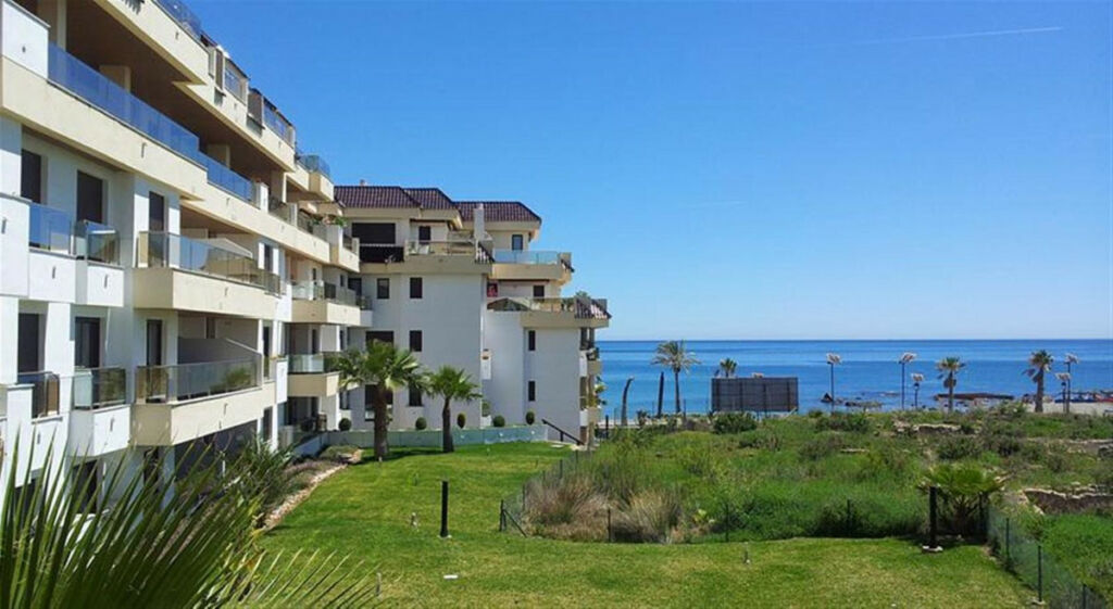 Ground Floor Apartment La Duquesa Málaga - image 12