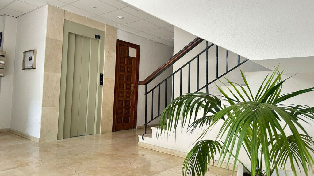 Middle Floor Apartment Marbella Málaga - image 12
