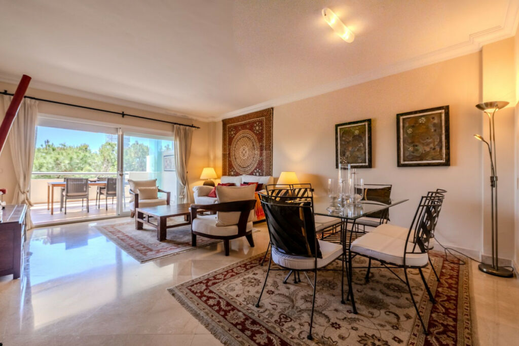 Ground Floor Apartment Río Real Málaga - image 12