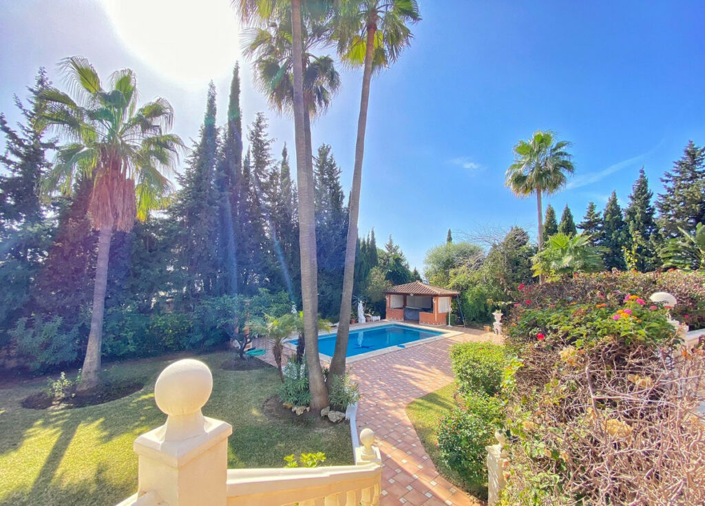 Detached Villa Nagüeles Málaga - image 12
