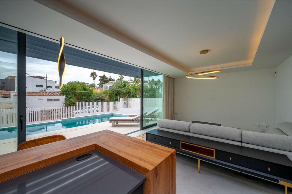 Detached Villa El Chaparral Málaga - image 12