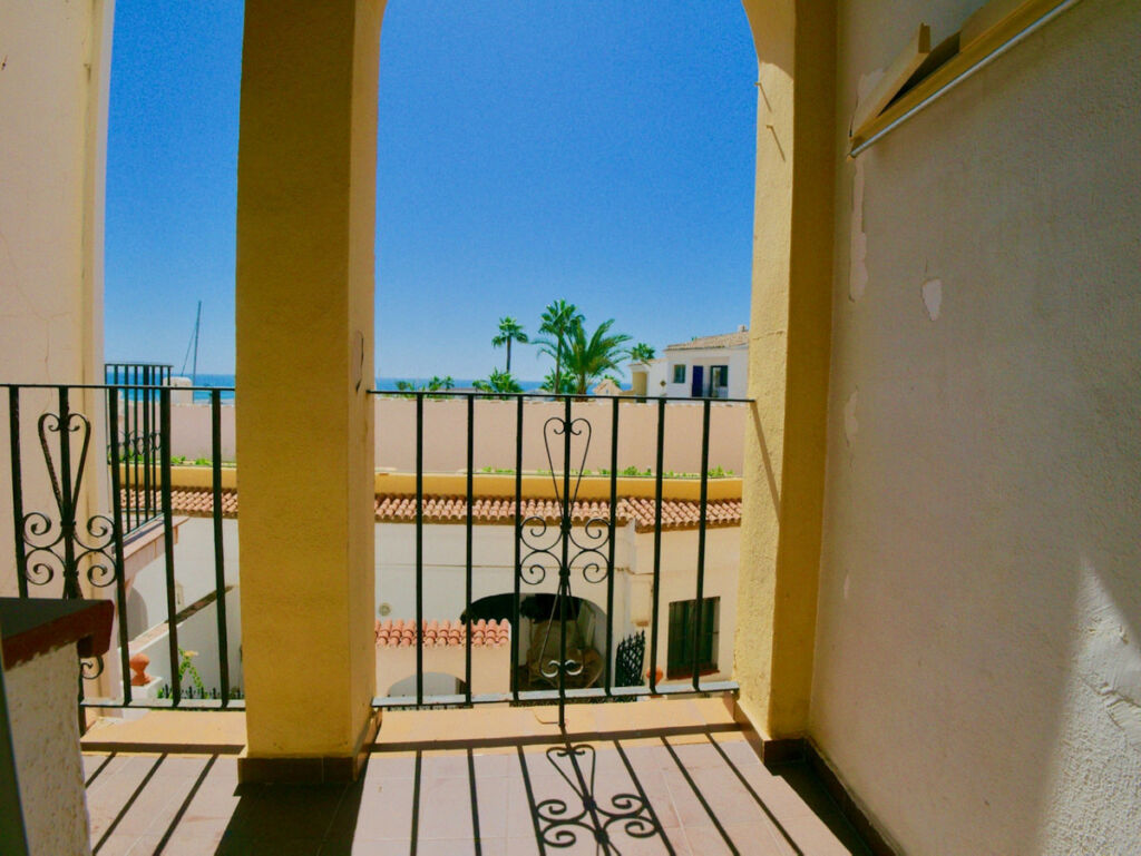 Middle Floor Apartment Puerto de Cabopino Málaga - image 12