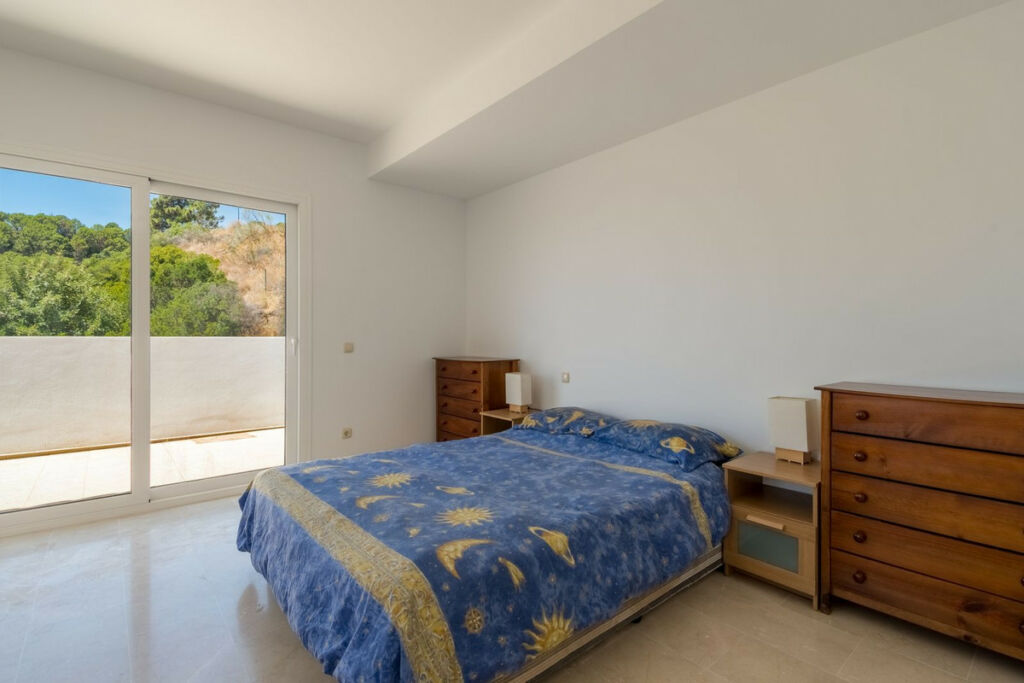 Detached Villa Benahavís Málaga - image 12